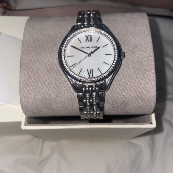 Watch - Picture 4 of 5